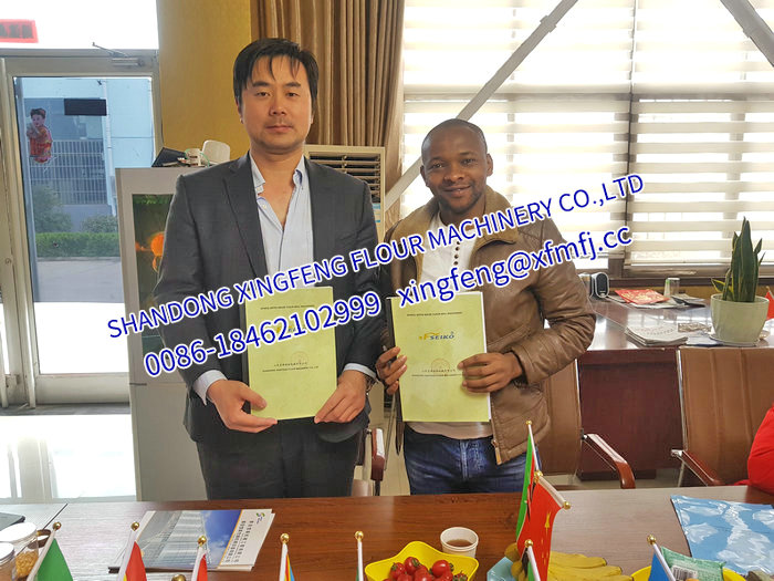 1 非洲客戶來(lái)廠簽訂合同.jpg